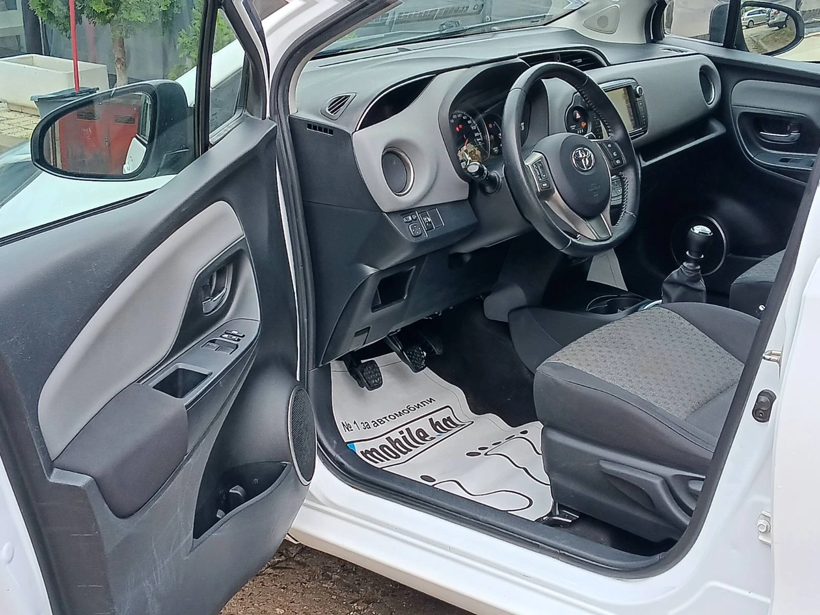 Toyota Yaris 1.33 Dual VVT-i Dynamic НАВИГАЦИЯ/КАМЕРА - изображение 6
