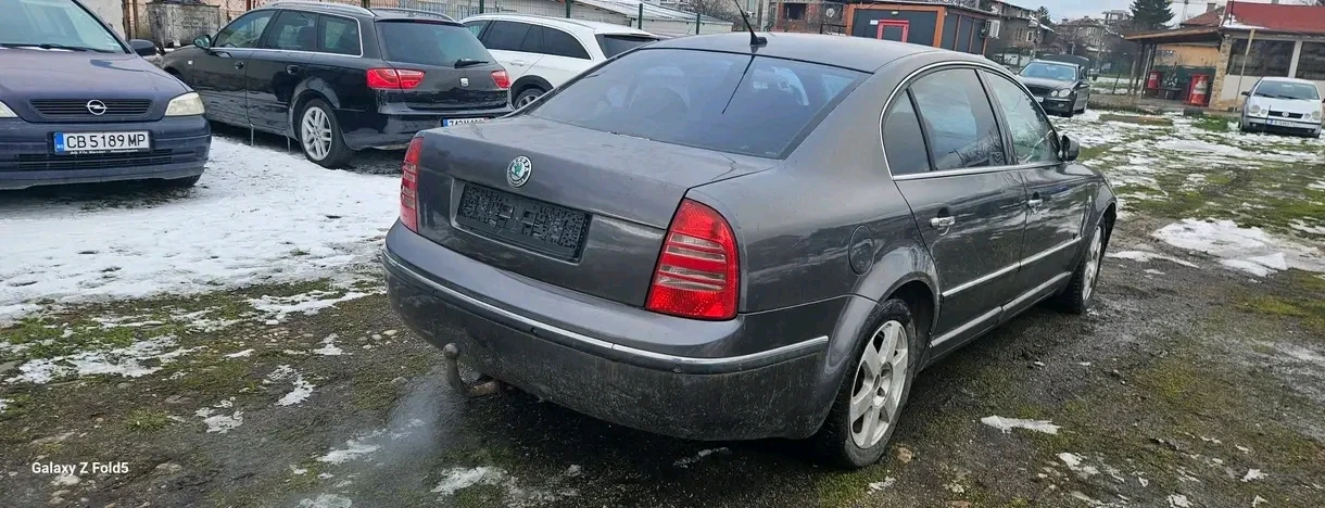 Skoda Superb  - изображение 6