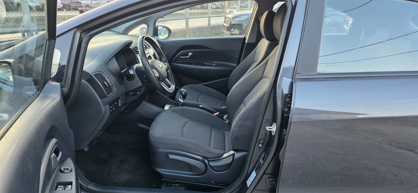 Kia Rio 1.1.75-6ск.евро6, снимка 9 - Автомобили и джипове - 53853910