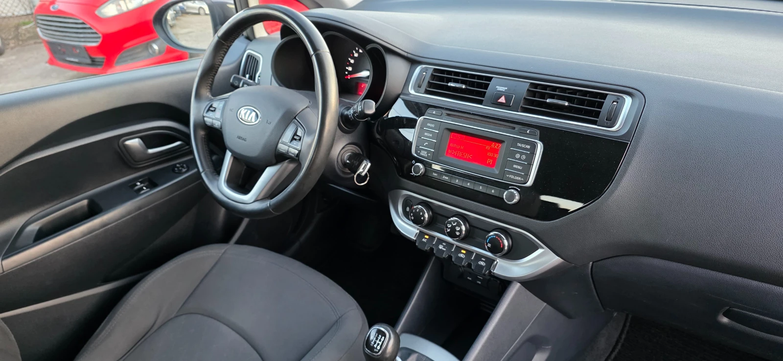 Kia Rio 1.1.75-6ск.евро6, снимка 12 - Автомобили и джипове - 53853910