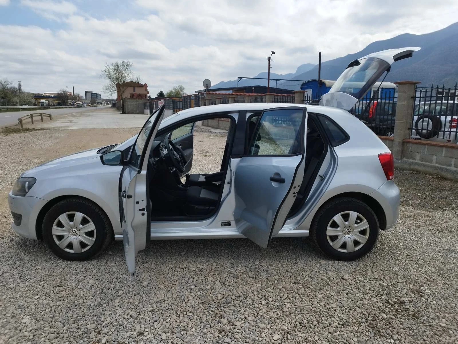 VW Polo 1.2 TDI НАВИГАЦИЯ, снимка 8 - Автомобили и джипове - 54081231