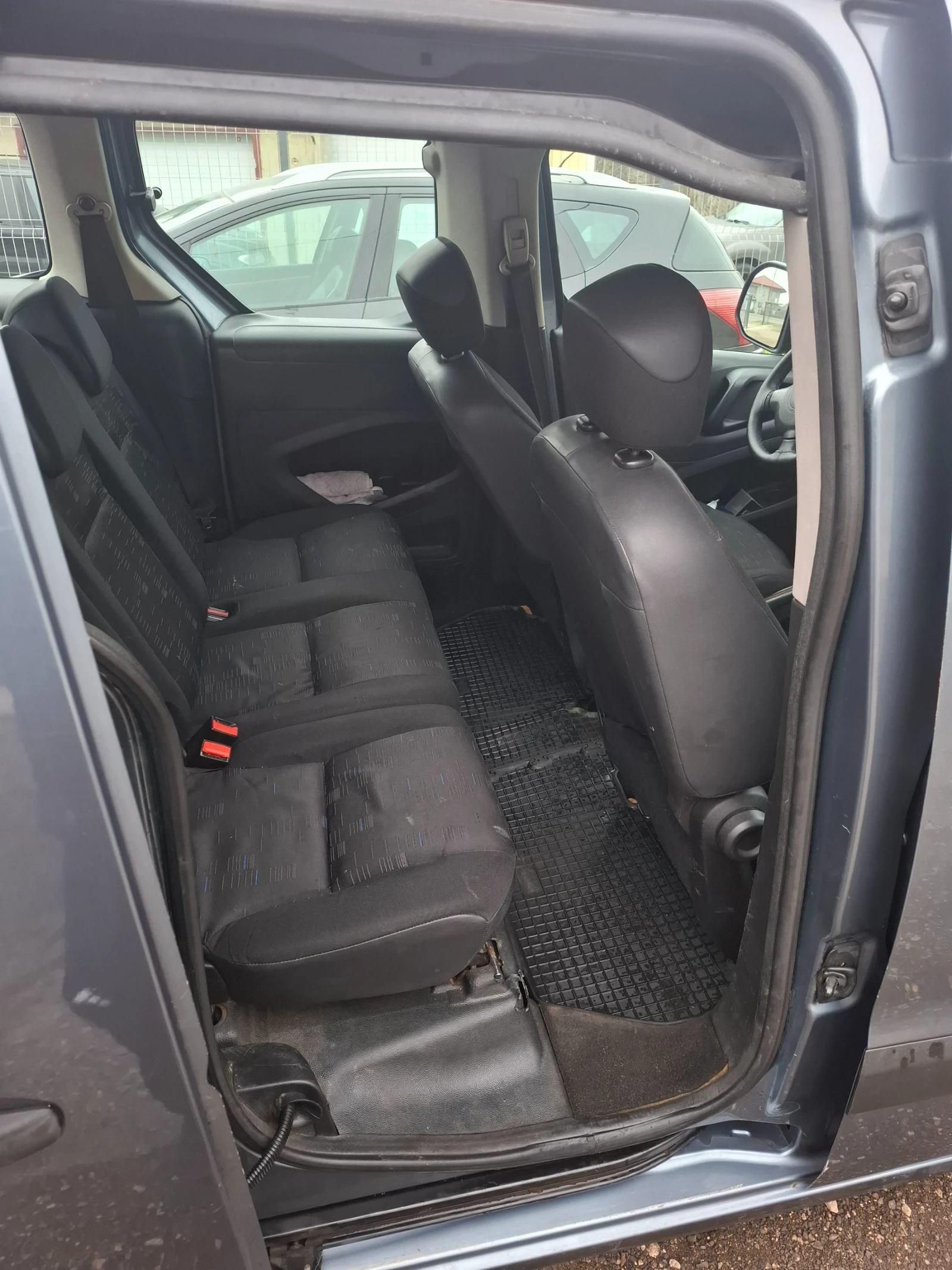 Citroen Berlingo 1.6 HDI 6+ 1, снимка 5 - Автомобили и джипове - 54357312