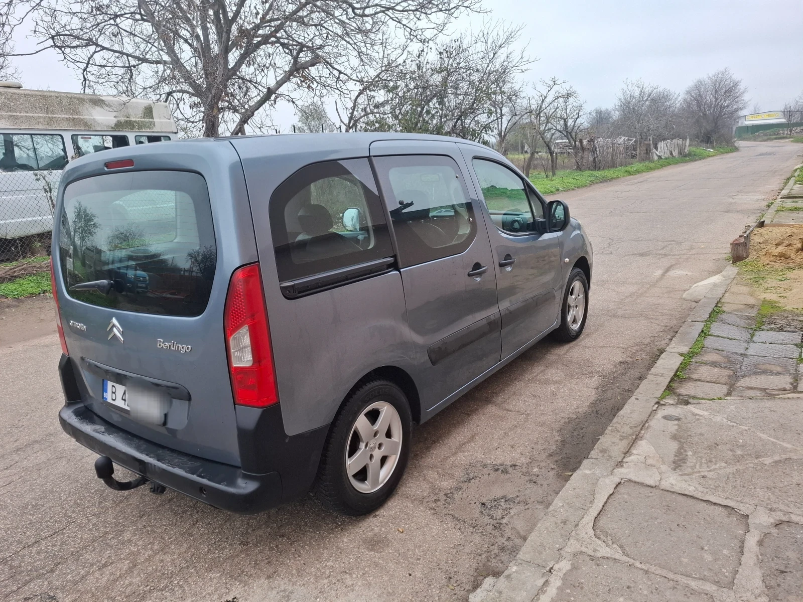 Citroen Berlingo 1.6 HDI 6+ 1, снимка 2 - Автомобили и джипове - 54357312