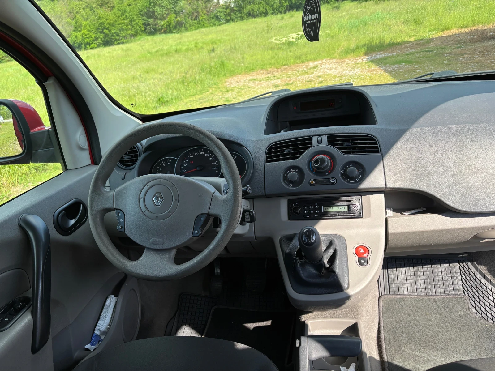Renault Kangoo 1.5dci Дълга база, Климатик, снимка 16 - Автомобили и джипове - 54651869