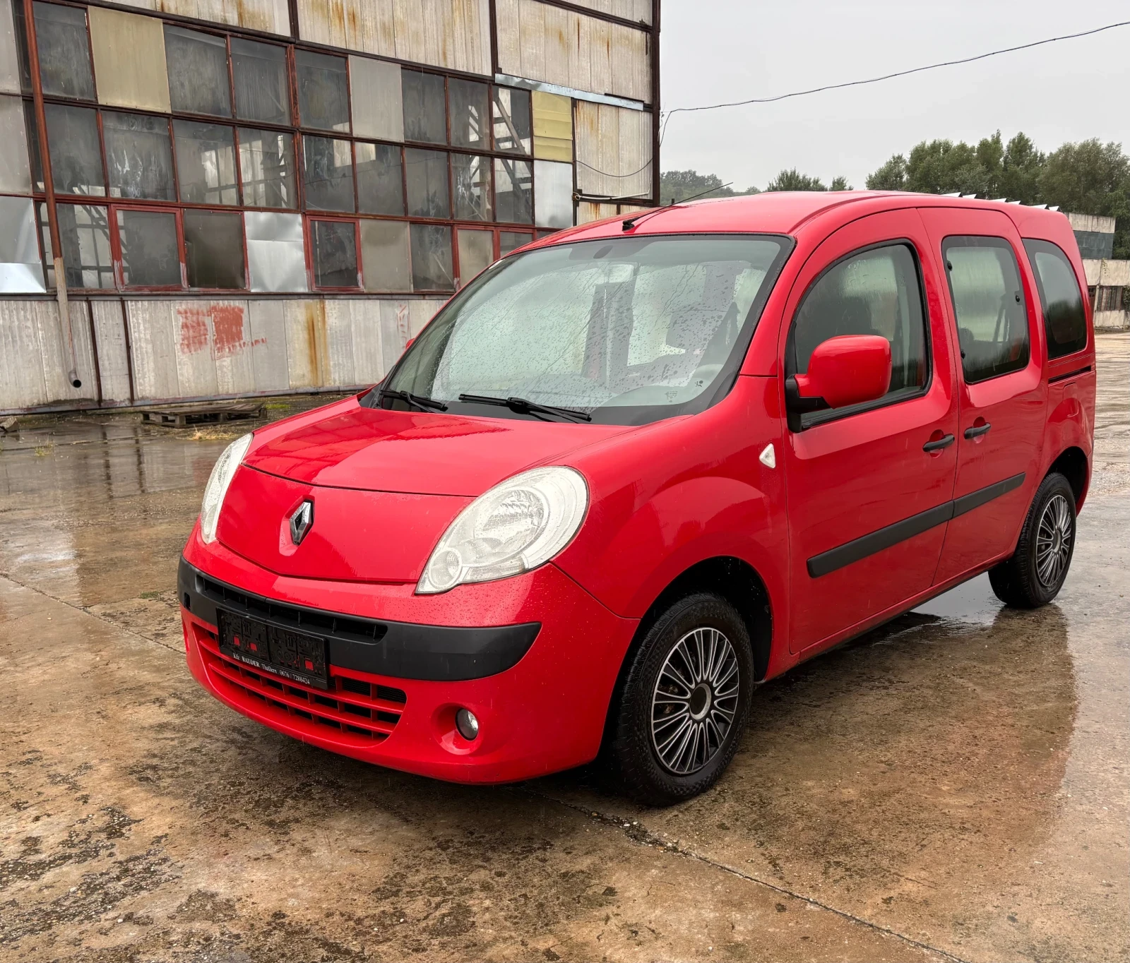 Renault Kangoo 1.5dci Maxi Пътническо Клима, снимка 3 - Автомобили и джипове - 55909722