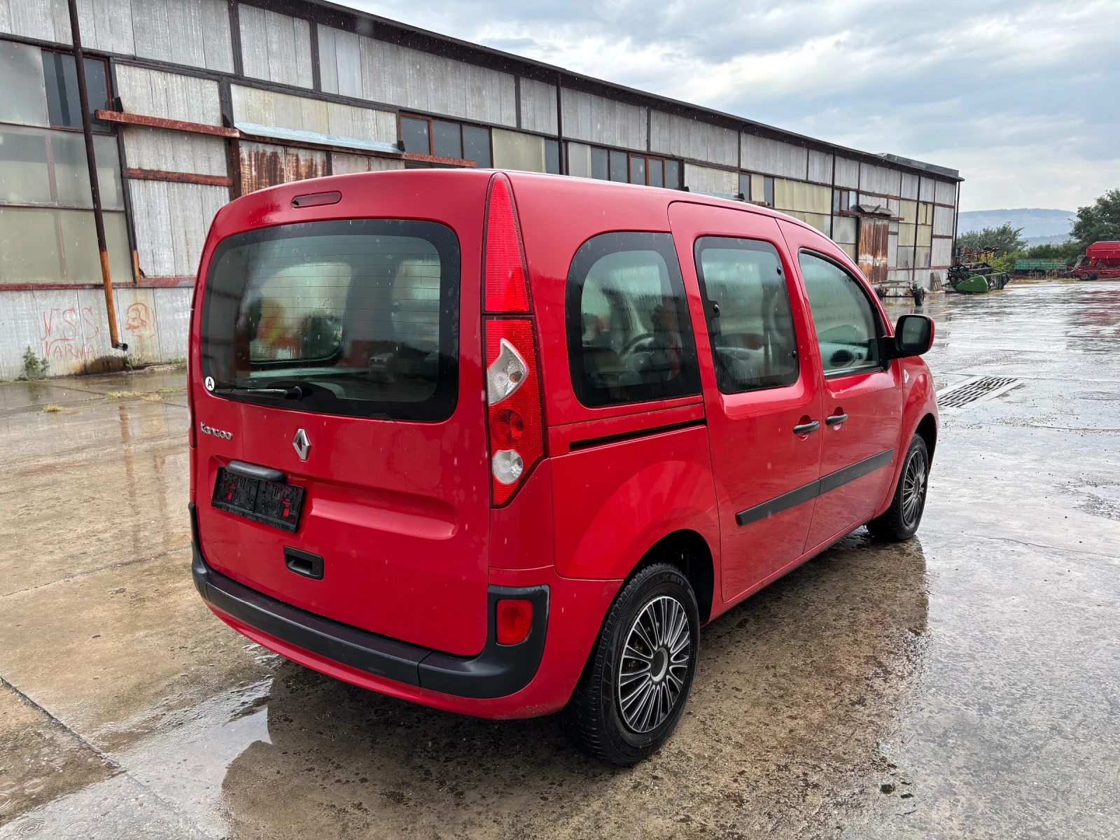 Renault Kangoo 1.5dci Maxi Пътническо Клима, снимка 8 - Автомобили и джипове - 55909722