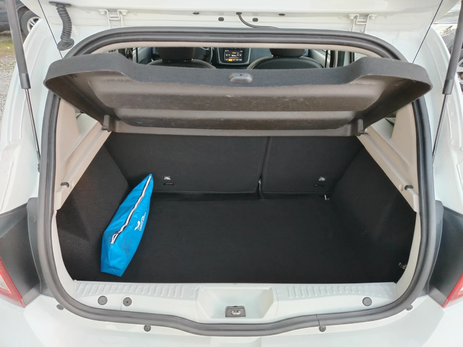 Dacia Sandero STEPWEY/КЛИМАТИК/НАВИГАЦИЯ/141000к.м!!!, снимка 17 - Автомобили и джипове - 54598782
