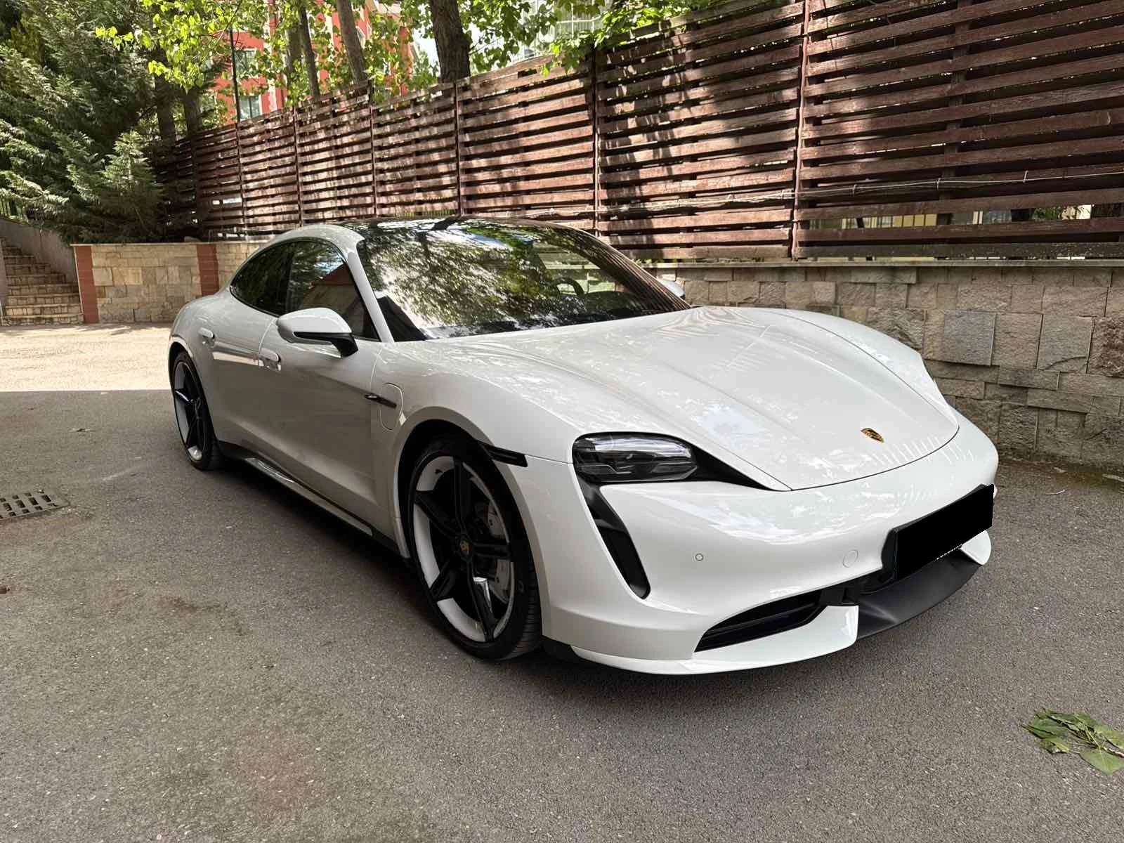 Porsche Taycan Turbo гаранция 05.27, снимка 2 - Автомобили и джипове - 54680822