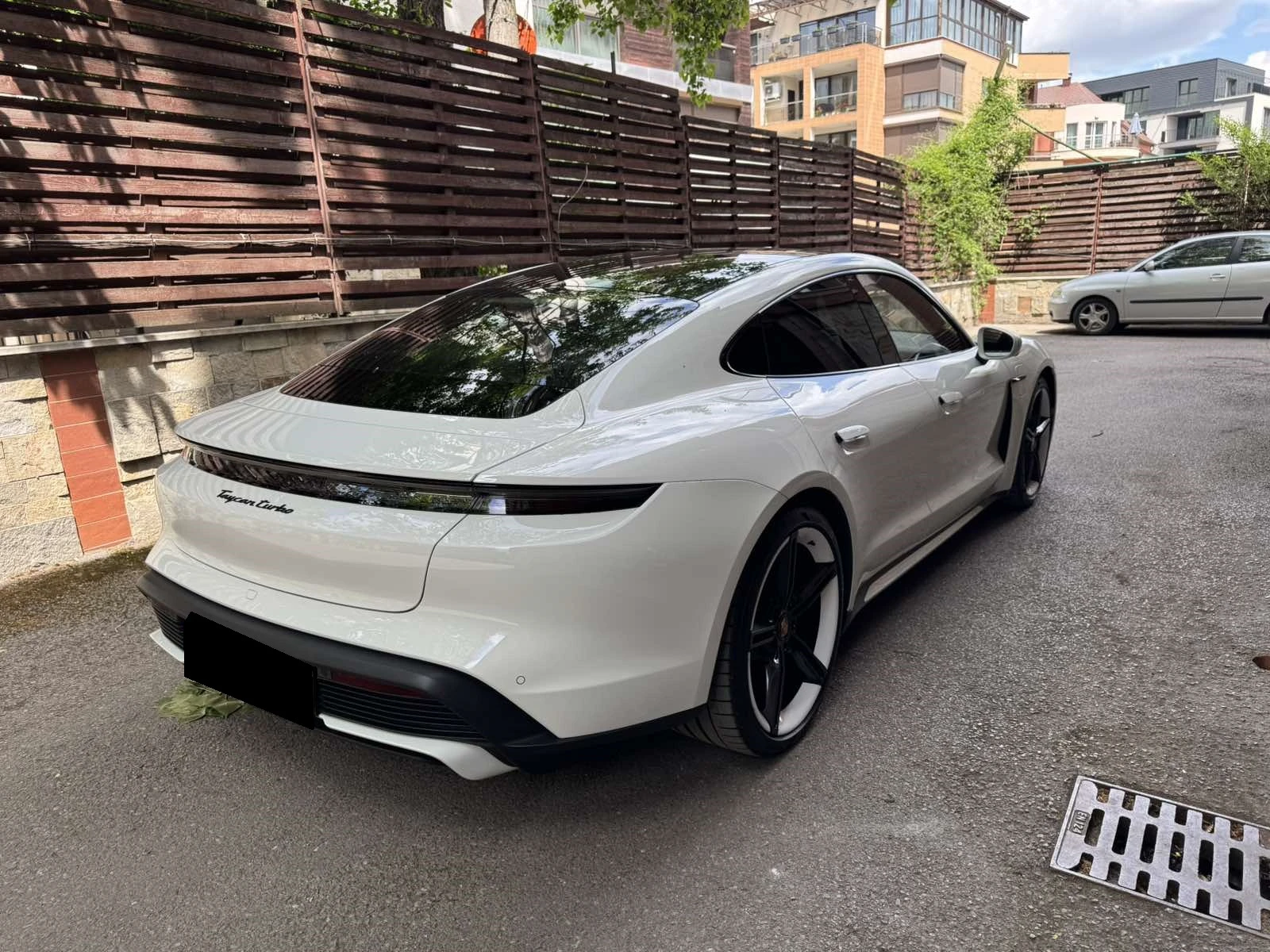 Porsche Taycan Turbo гаранция 05.27, снимка 3 - Автомобили и джипове - 54680822