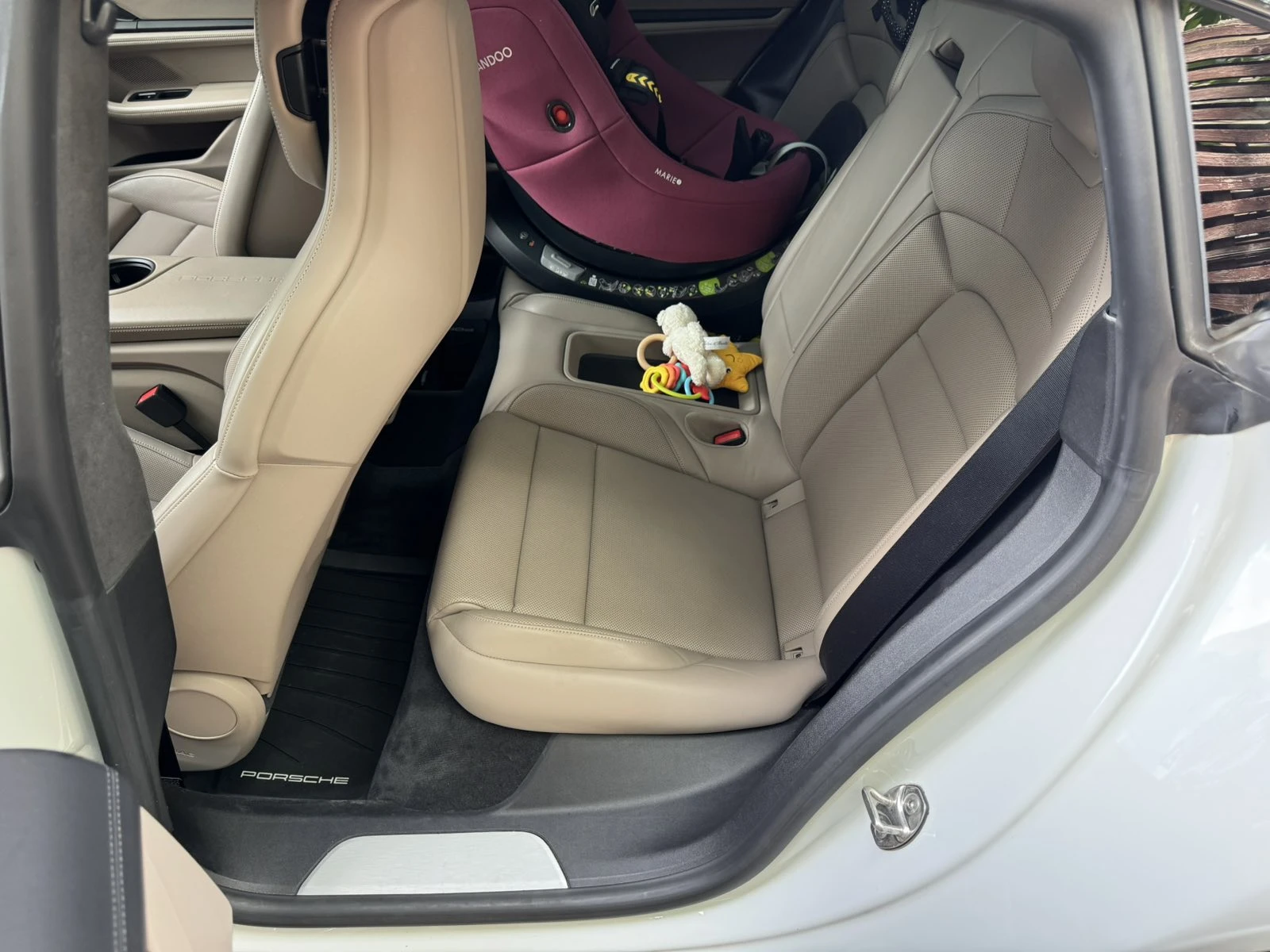 Porsche Taycan Turbo гаранция 05.27, снимка 14 - Автомобили и джипове - 54680822