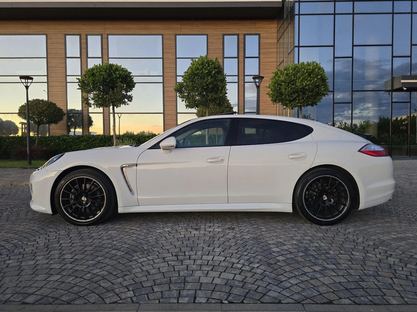 Porsche Panamera 3.0Tdi GTS Aero pack.Platinum Edition.Sport Chrono, снимка 6 - Автомобили и джипове - 54906136