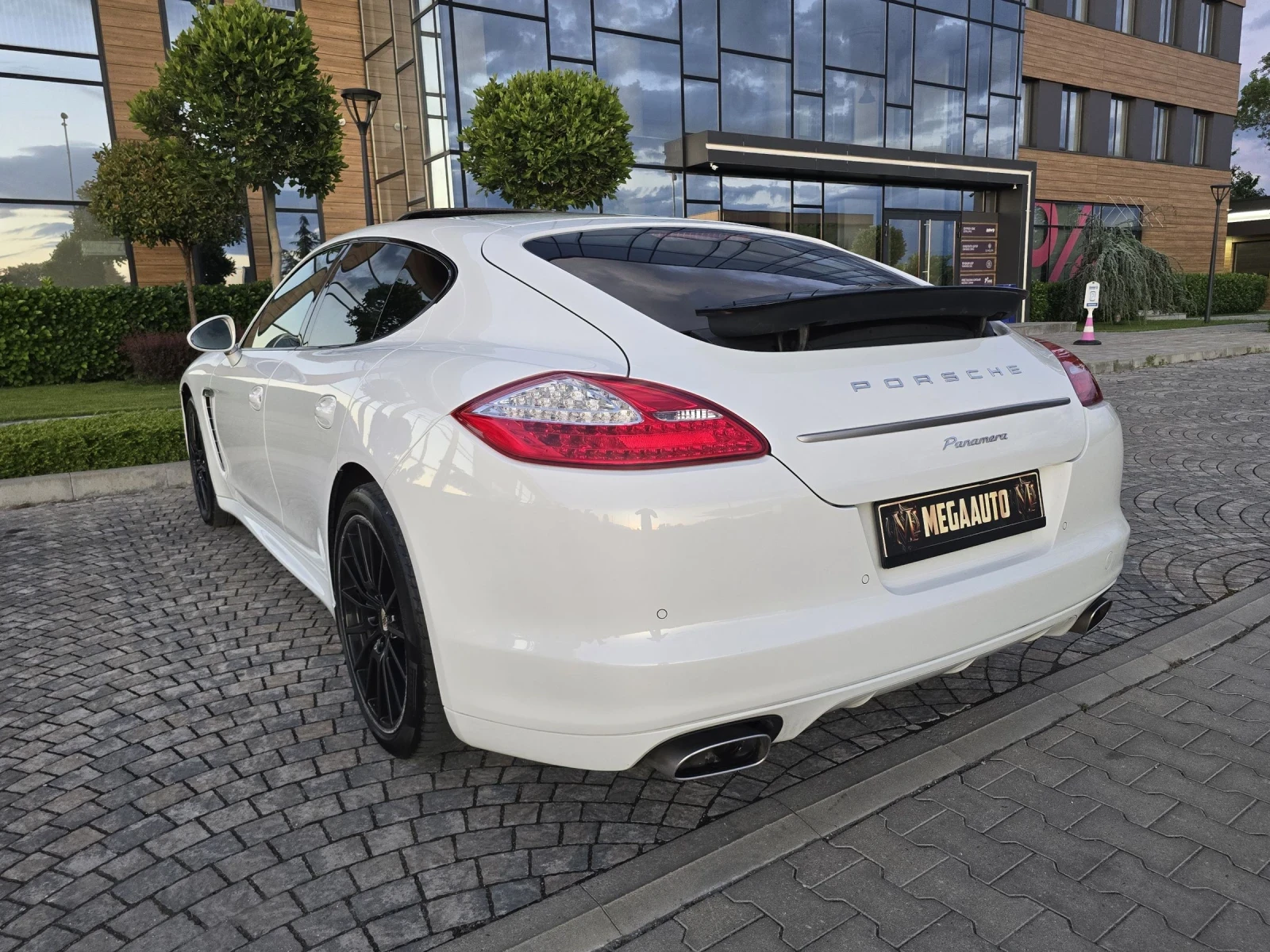 Porsche Panamera 3.0Tdi GTS Aero pack.Platinum Edition.Sport Chrono, снимка 5 - Автомобили и джипове - 54906136
