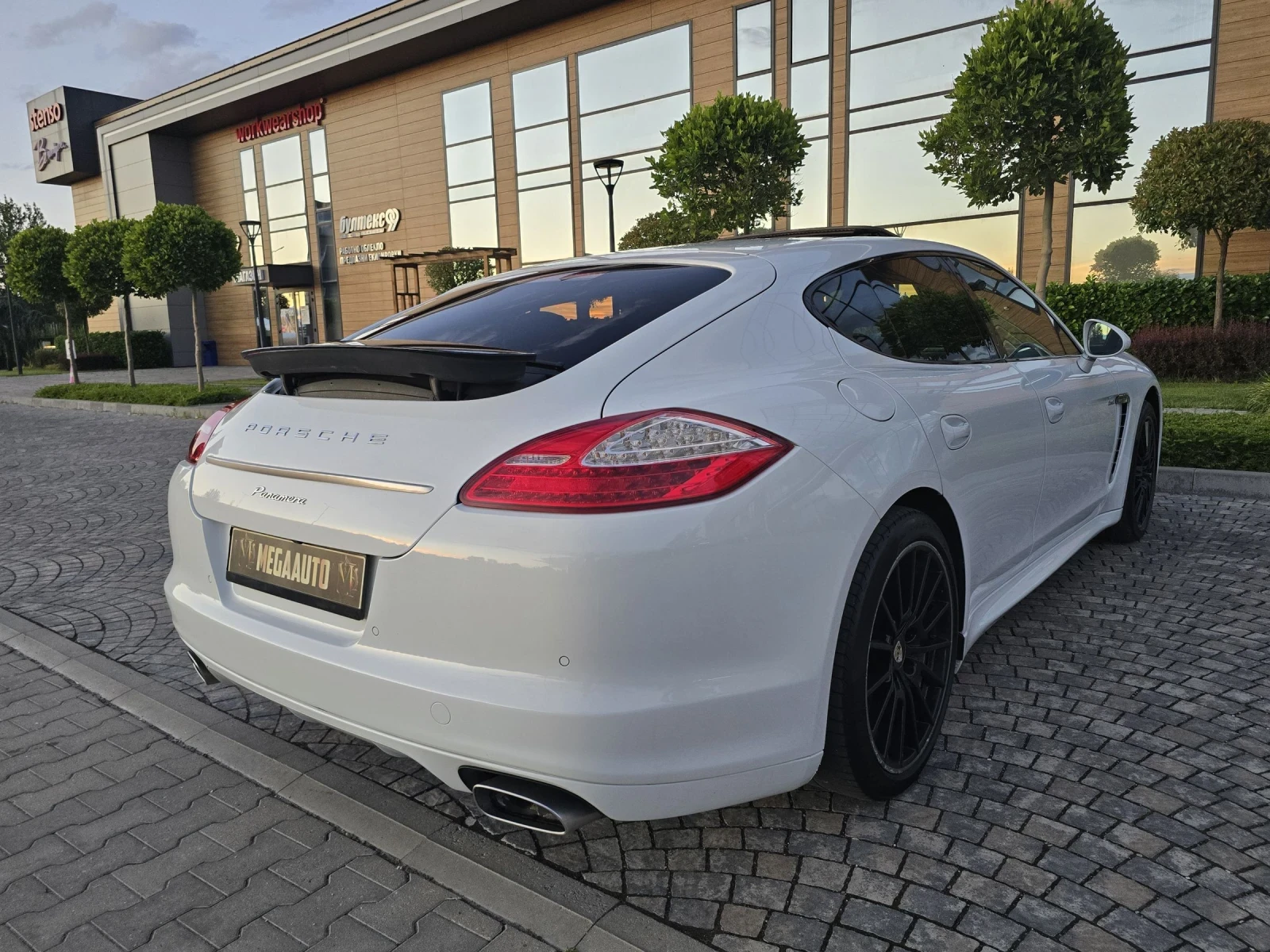 Porsche Panamera 3.0Tdi GTS Aero pack.Platinum Edition.Sport Chrono, снимка 4 - Автомобили и джипове - 54906136