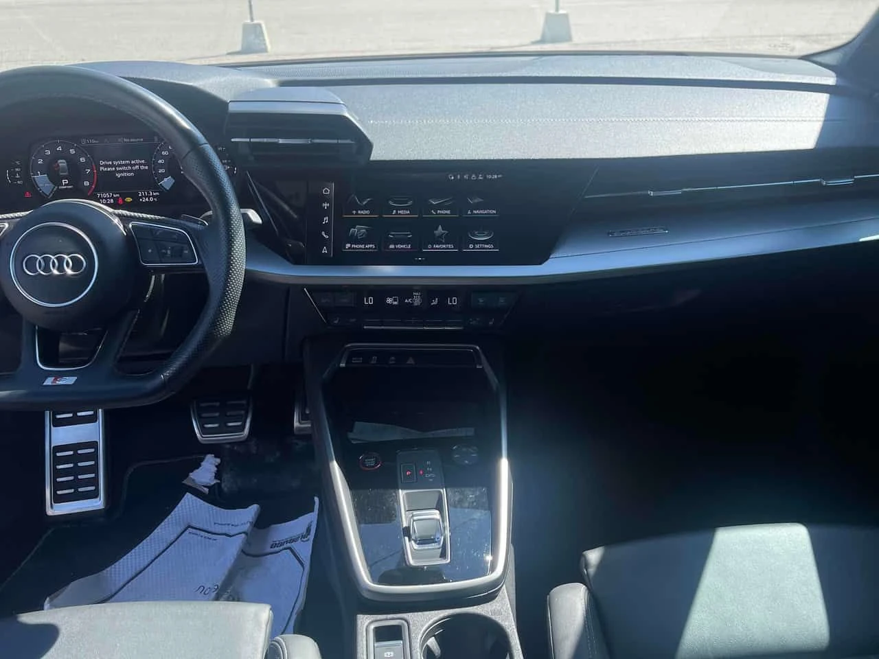 Audi S3 * Komfort * CARFAX * БЕЗ ПЪРВОНАЧАЛНА ВНОСКА, снимка 9 - Автомобили и джипове - 55014632