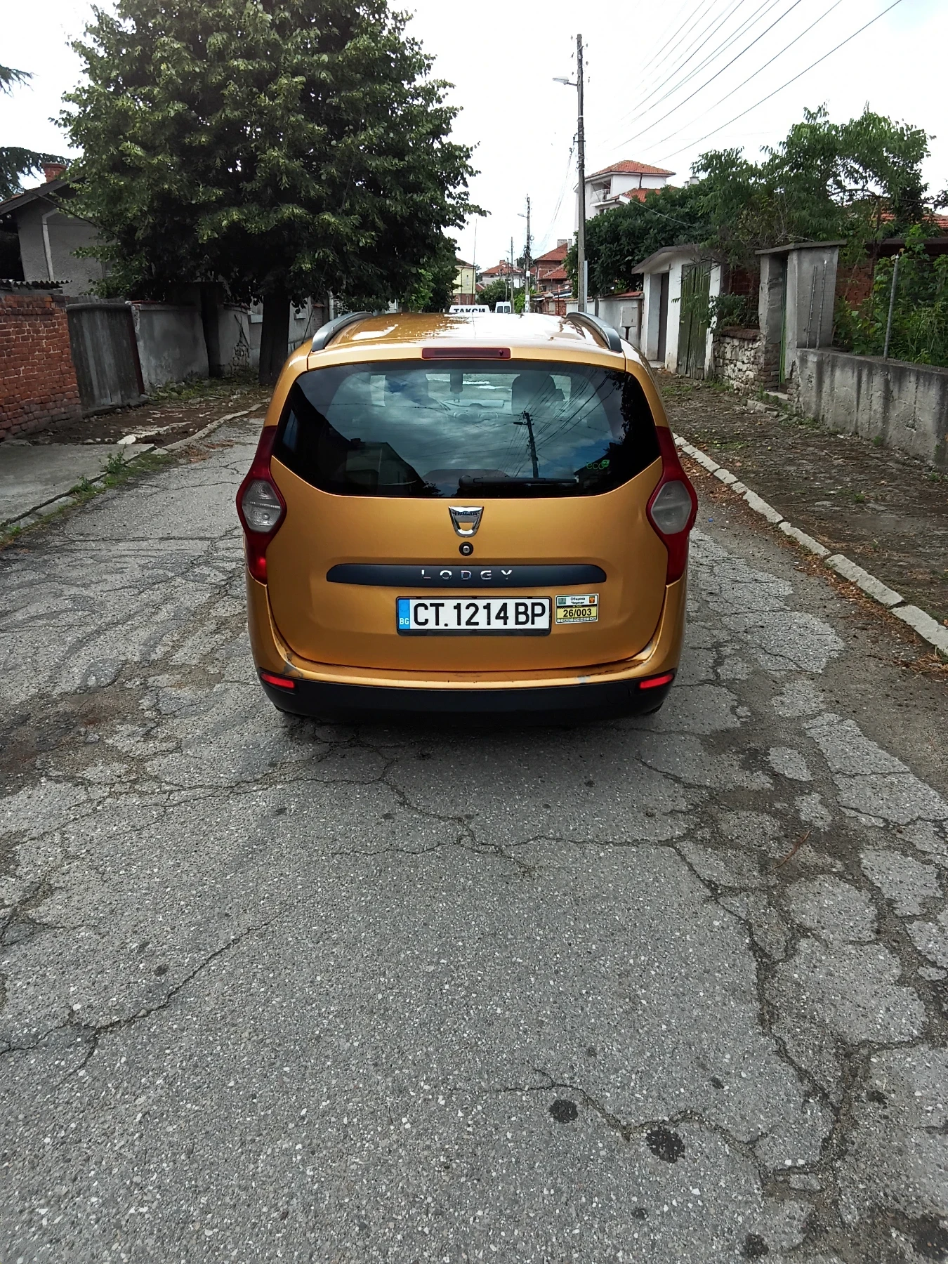 Dacia Lodgy 1.5 DCI, снимка 4 - Автомобили и джипове - 55170137