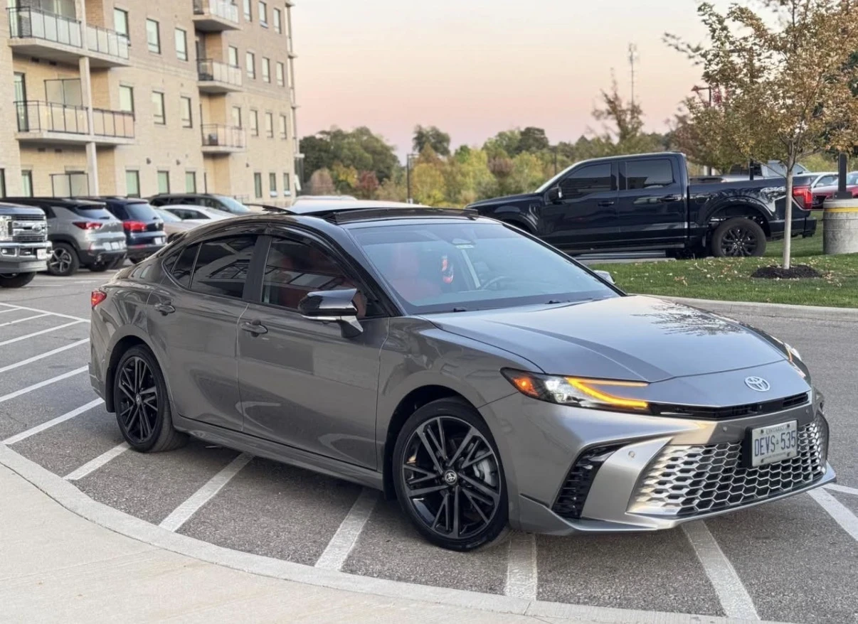 Toyota Camry HYBRID XSE * AWD * ОБДУХ * DISTRONIC * BLIND SPOT , снимка 3 - Автомобили и джипове - 55477733