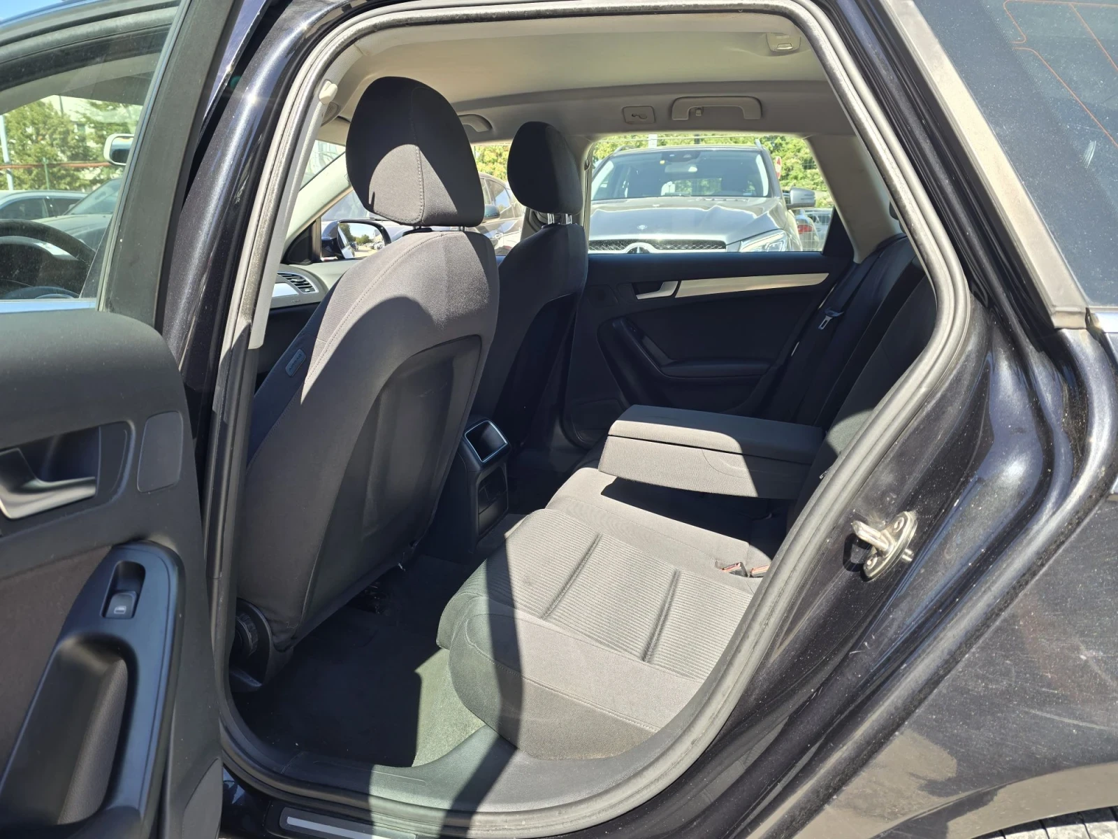 Audi A4 2.0TDI 143к.с Топ състояние , снимка 11 - Автомобили и джипове - 55987833