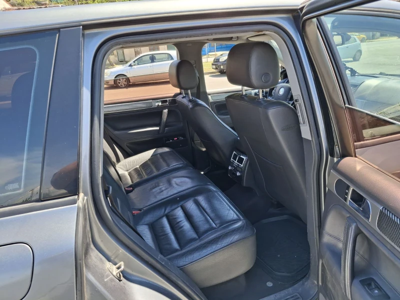 VW Touareg, снимка 4 - Автомобили и джипове - 52727176