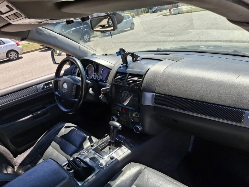 VW Touareg, снимка 8 - Автомобили и джипове - 52727176