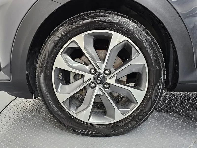 Kia Stonic DIESEL 1.6 TRENDY, снимка 5 - Автомобили и джипове - 54999818