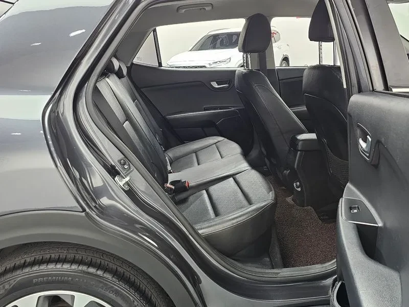Kia Stonic DIESEL 1.6 TRENDY, снимка 11 - Автомобили и джипове - 54999818