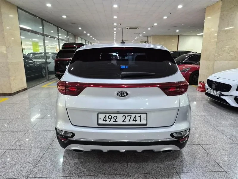Kia Sportage The Bold Diesel 2.0 2Wd Luxury, снимка 4 - Автомобили и джипове - 55015819