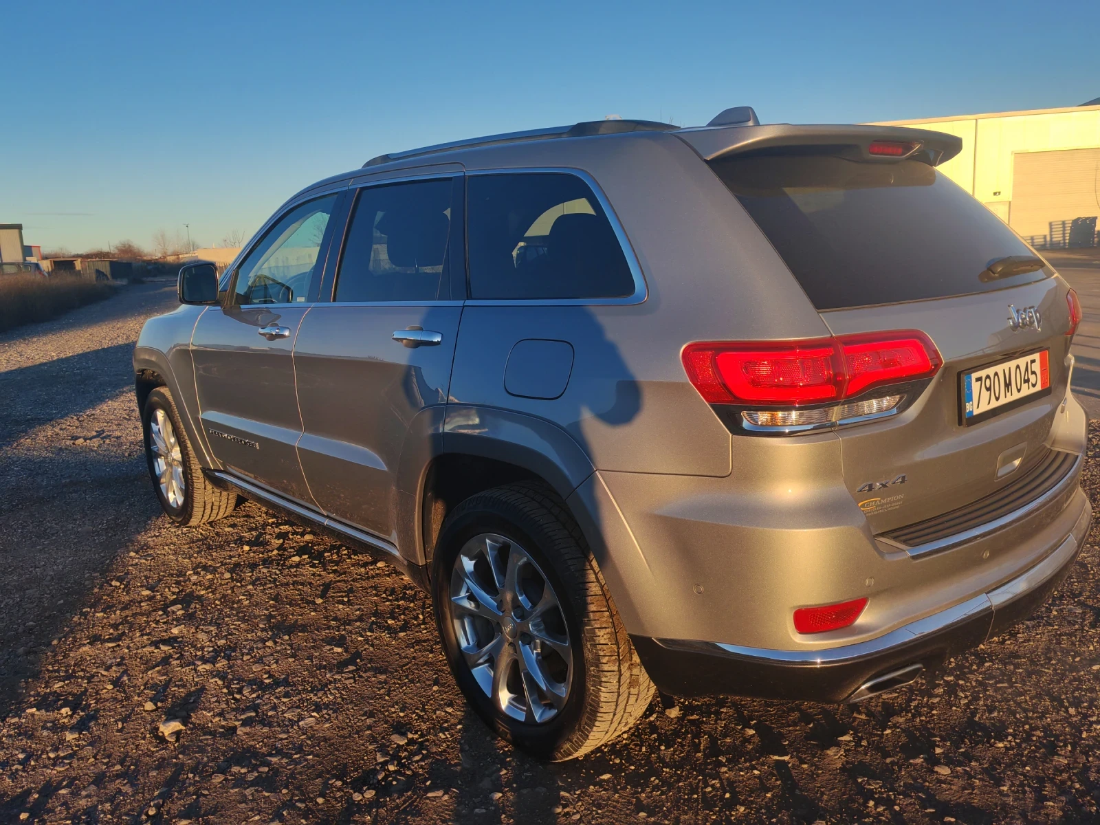 Jeep Grand cherokee 5.7 v8 hemi SUMMIT TV - изображение 6