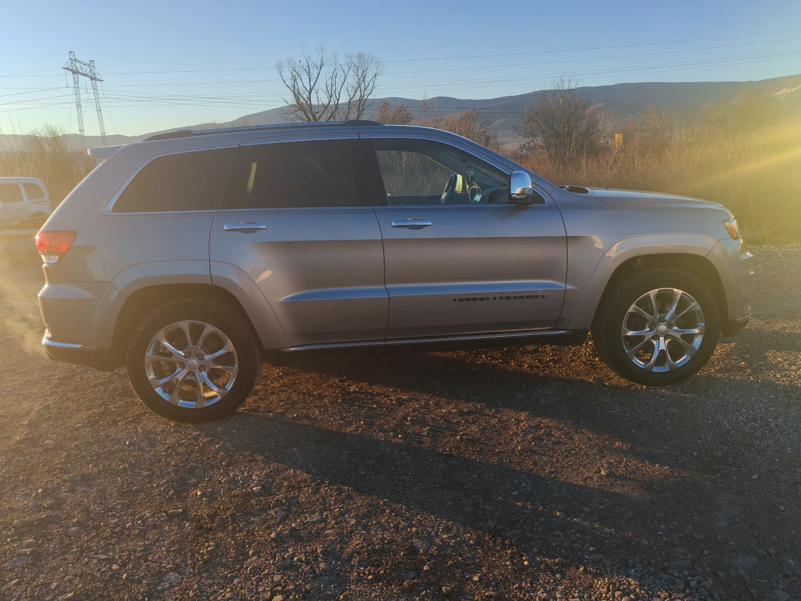 Jeep Grand cherokee 5.7 v8 hemi SUMMIT TV - изображение 3
