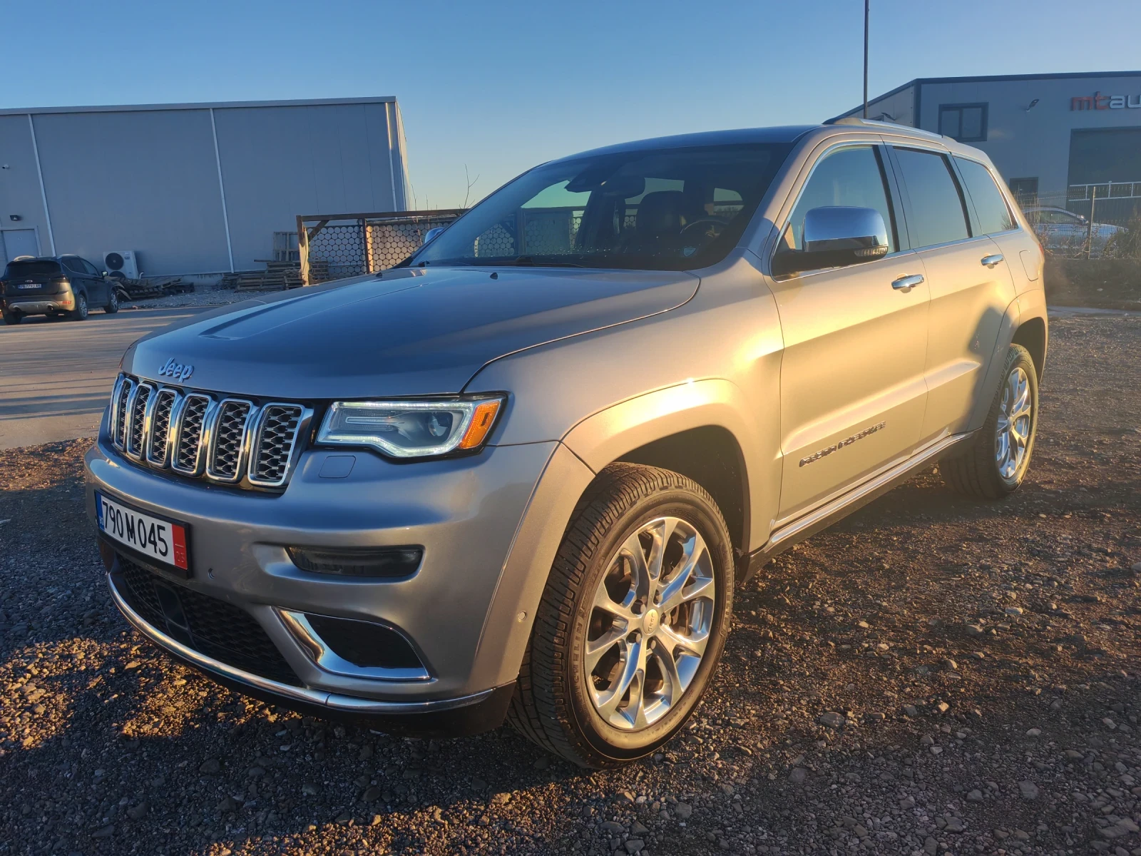 Jeep Grand cherokee 5.7 v8 hemi SUMMIT TV - изображение 8