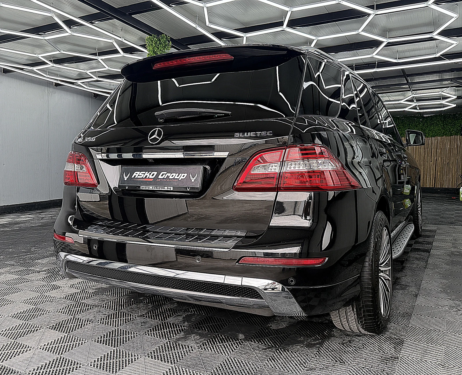 Mercedes-Benz ML 350 AMG-line/PANORAMA/4-Matic/СОБСТВЕН ЛИЗИНГ, снимка 6 - Автомобили и джипове - 53988216