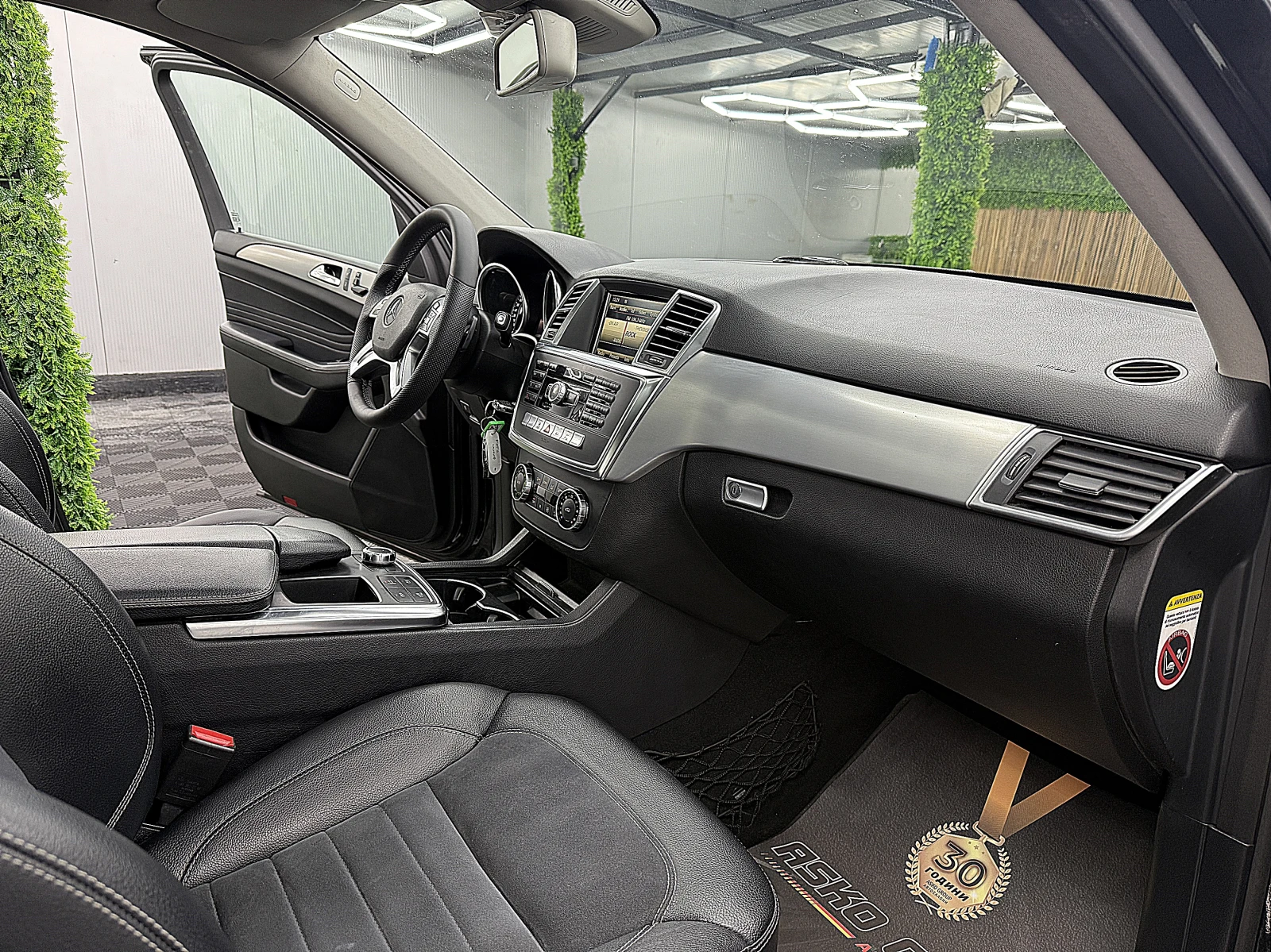 Mercedes-Benz ML 350 AMG-line/PANORAMA/4-Matic/СОБСТВЕН ЛИЗИНГ, снимка 12 - Автомобили и джипове - 53988216