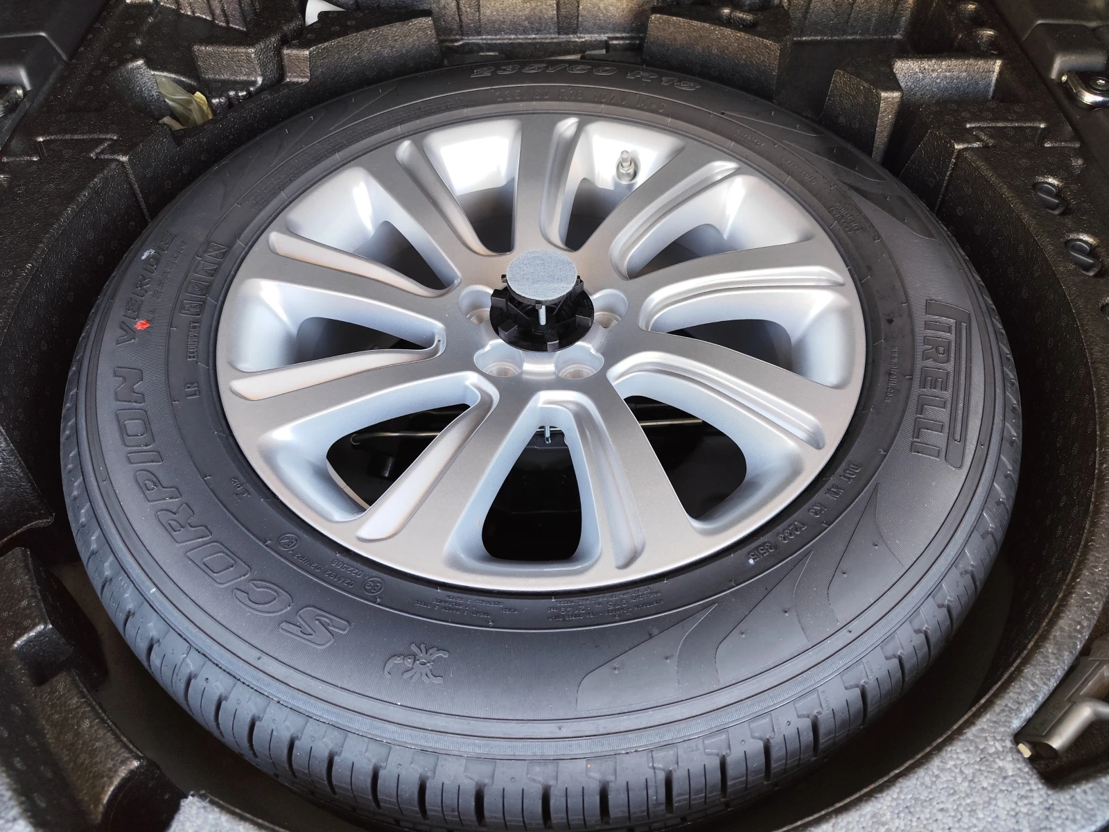 Land Rover Discovery Sport 2.0TD* 4X4* NAVI* LED*  AUTOMOMAT, снимка 13 - Автомобили и джипове - 55242560