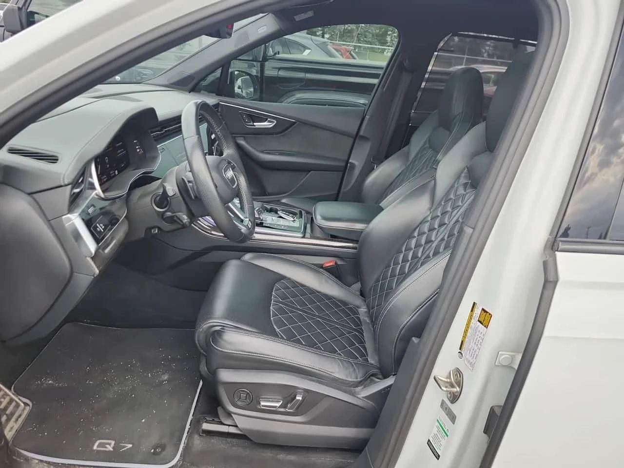 Audi SQ7 * PREMIUM PLUS * CARFAX * ЦЕНА ДО БГ, снимка 5 - Автомобили и джипове - 55262315