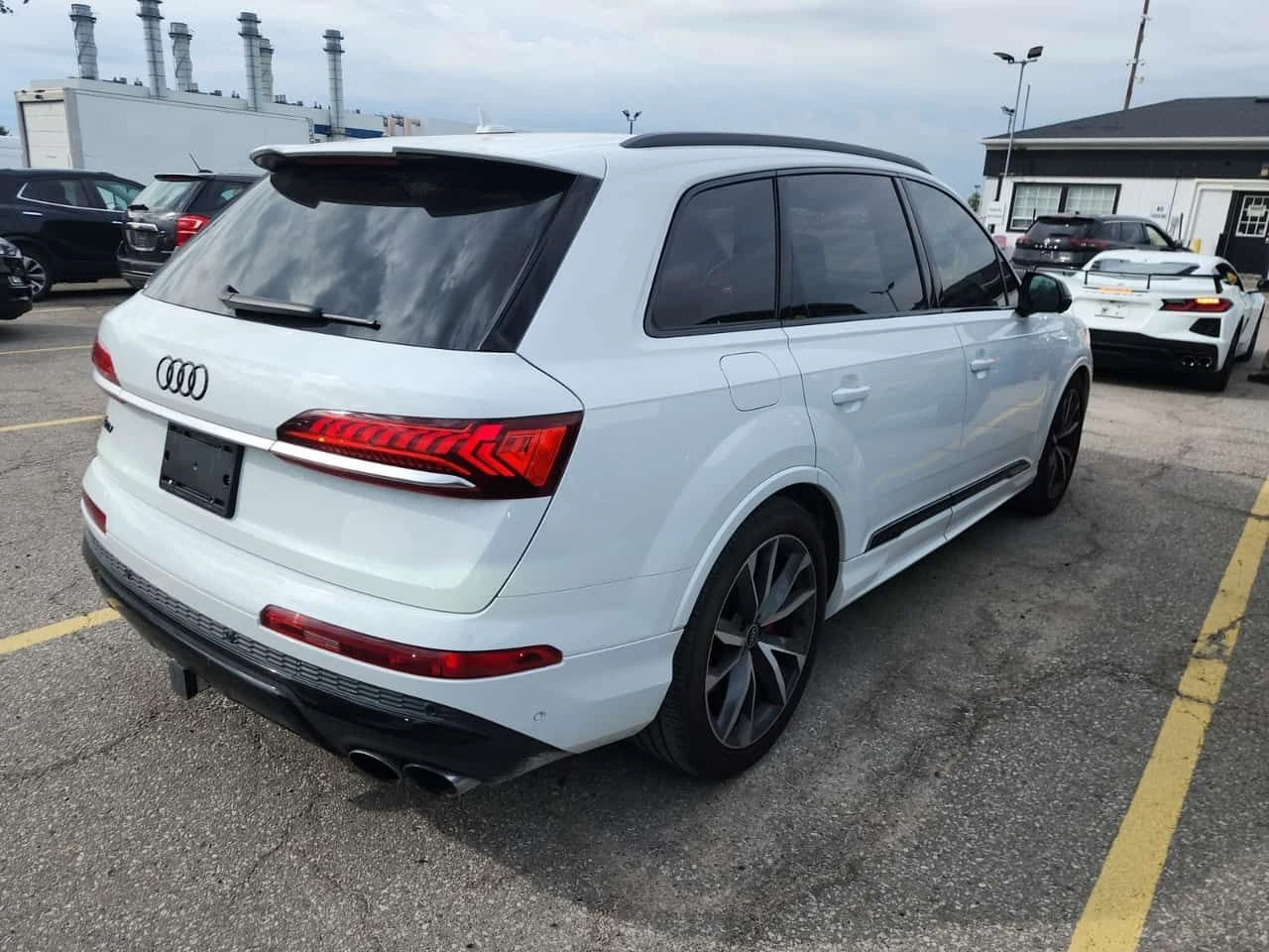 Audi SQ7 * PREMIUM PLUS * CARFAX * ЦЕНА ДО БГ, снимка 3 - Автомобили и джипове - 55262315