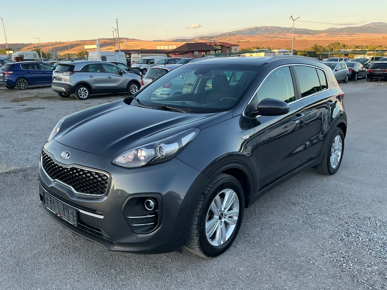 Kia Sportage 1.7 CRDI, снимка 3 - Автомобили и джипове - 56303378