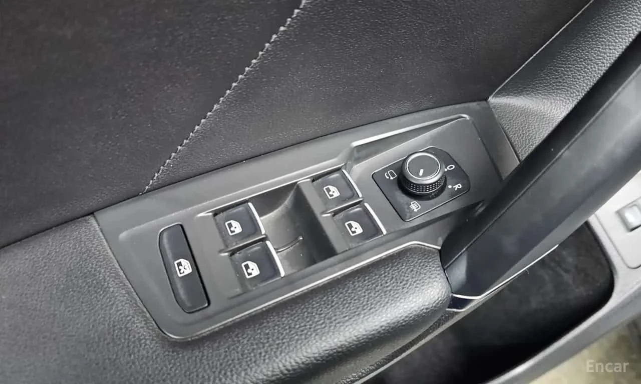 VW Tiguan * 2.0 TDI Prestige * ЦЕНА ДО БГ, снимка 12 - Автомобили и джипове - 56700749