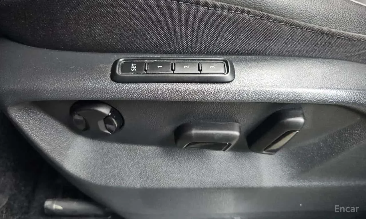 VW Tiguan * 2.0 TDI Prestige * ЦЕНА ДО БГ, снимка 13 - Автомобили и джипове - 56700749