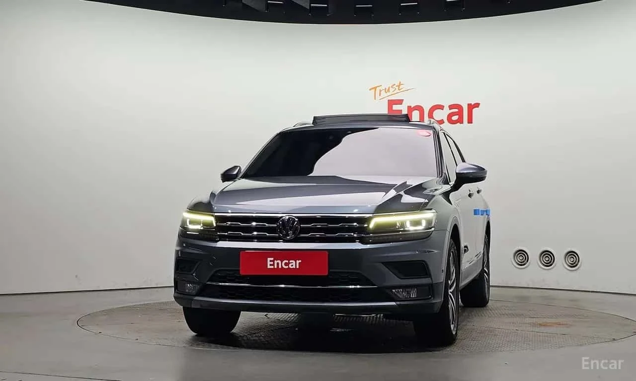 VW Tiguan * 2.0 TDI Prestige * ЦЕНА ДО БГ, снимка 3 - Автомобили и джипове - 56700749