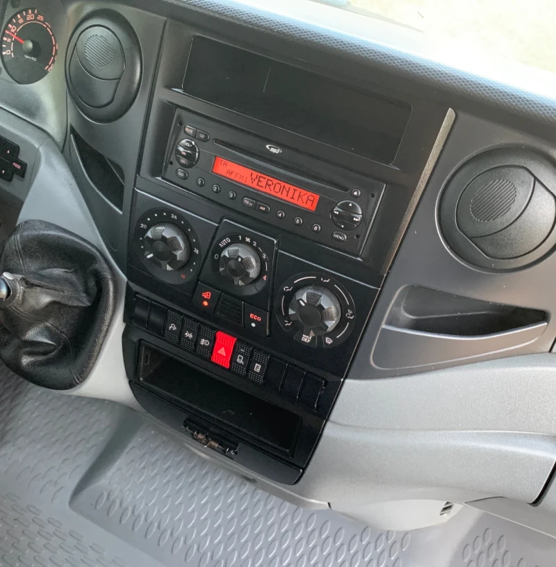 Iveco Daily КЛИМАТИК-FACELIFT-СЕРВИЗНА ИСТОРИЯ, снимка 14 - Бусове и автобуси - 52732252