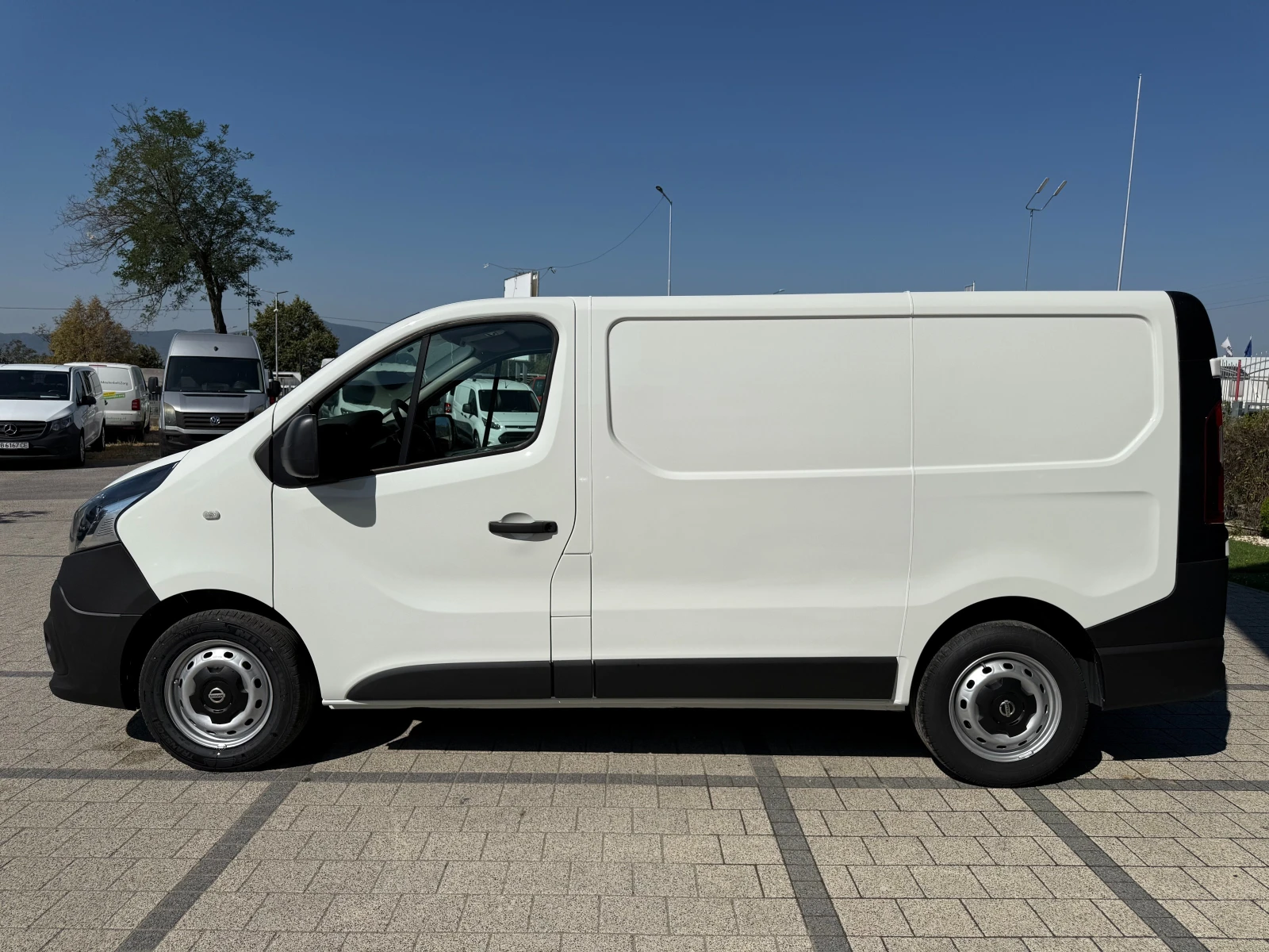 Nissan NV300 2.0dCI Клима L1H1 Еuro 6D-Temp , снимка 5 - Бусове и автобуси - 55637214