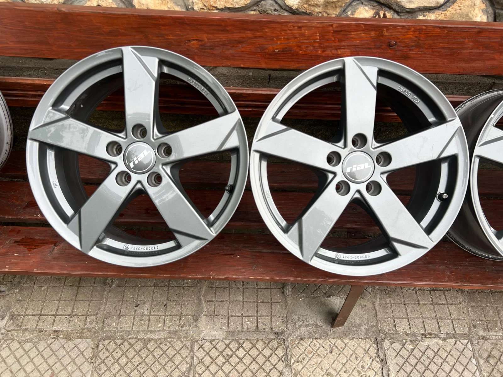 ������ | Mobile.bg � ����������� 4