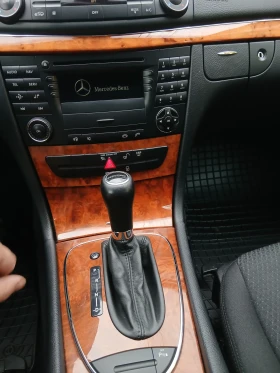 Mercedes-Benz E 220 Елеганс, снимка 13