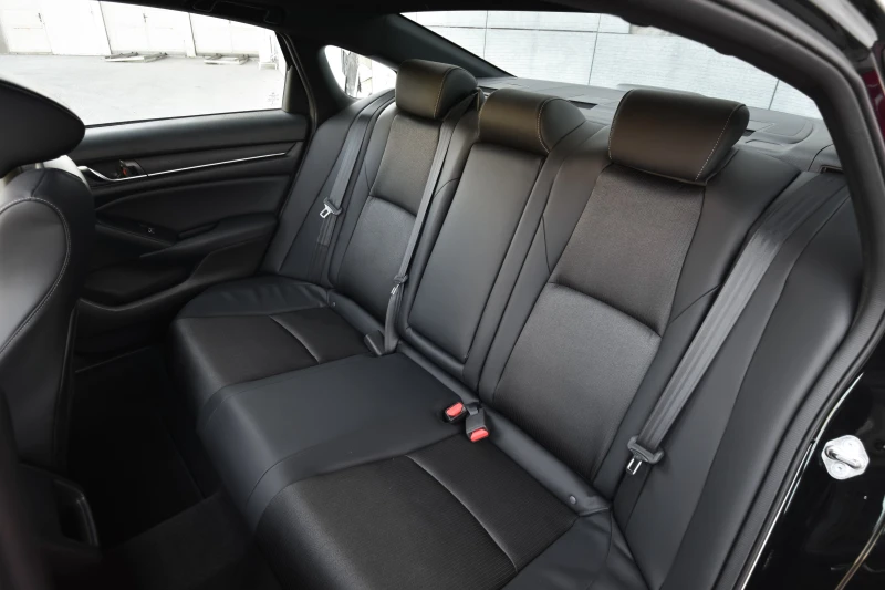 Honda Accord Sport 1.5T CVT 58000хил км! TOP! Регистрирана!, снимка 12 - Автомобили и джипове - 52627571