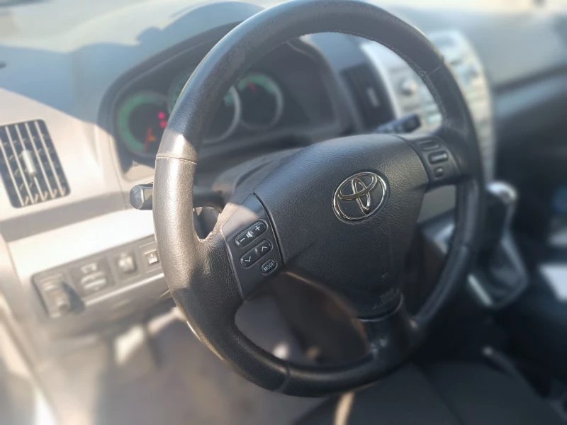 Toyota Corolla verso 2, 2, снимка 8 - Автомобили и джипове - 51741823