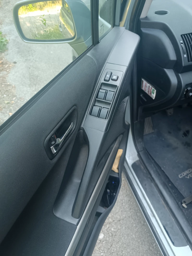 Toyota Corolla verso 2, 2, снимка 11 - Автомобили и джипове - 51741823