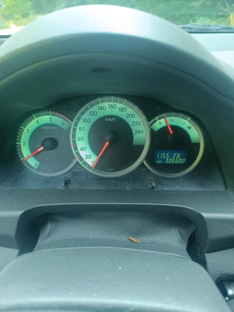 Toyota Corolla verso 2, 2, снимка 9 - Автомобили и джипове - 51741823