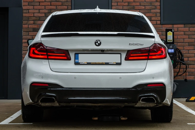 BMW 530E Plug-in Hybrid , снимка 4 - Автомобили и джипове - 52480290