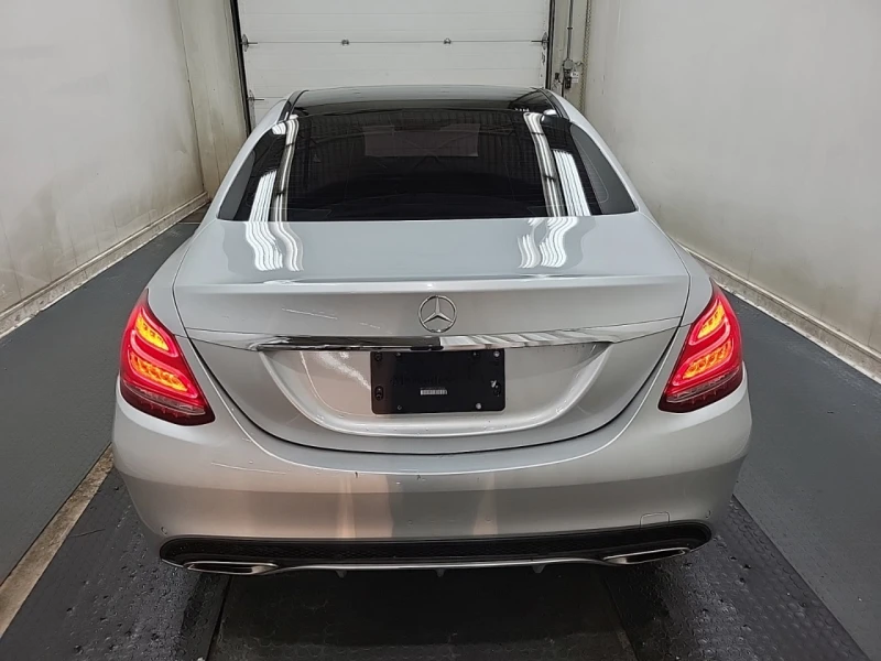 Mercedes-Benz C 300 * АВТО КРЕДИТ* ЦЕНА ДО БГ * СЕРВИЗНА ИСТОРИЯ * , снимка 5 - Автомобили и джипове - 52536831