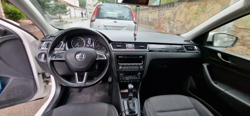 Skoda Rapid, снимка 10 - Автомобили и джипове - 52556676