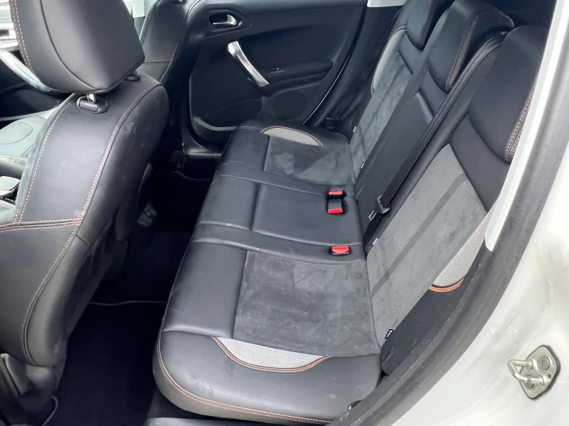 Peugeot 2008 1.2 Special Edition 88000km, снимка 8 - Автомобили и джипове - 52654117